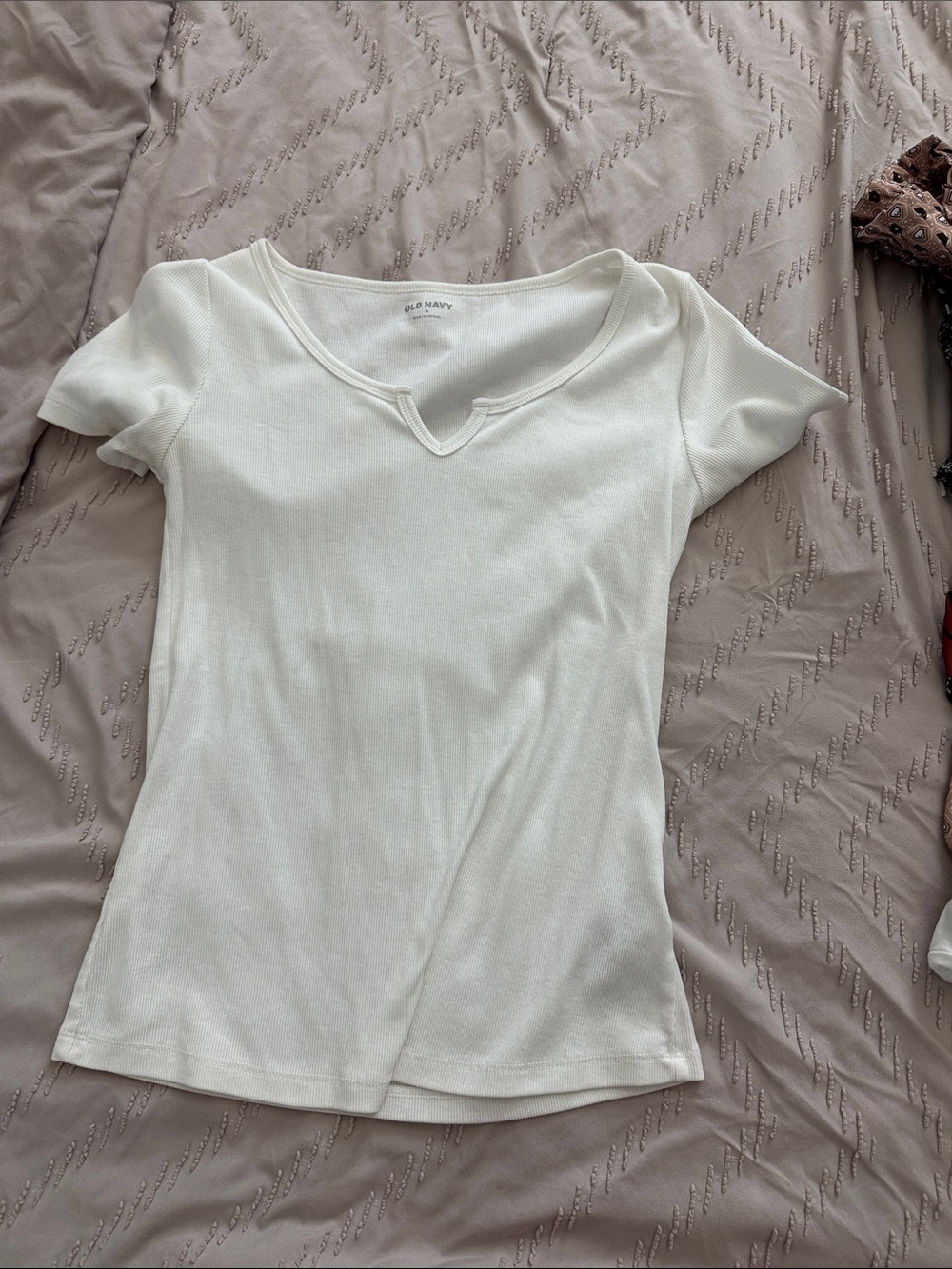 Old Navy White Short Sleeve Notch Neck Tee